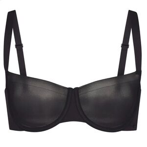SKIMS NWT no show molded unlined balconette size 32C